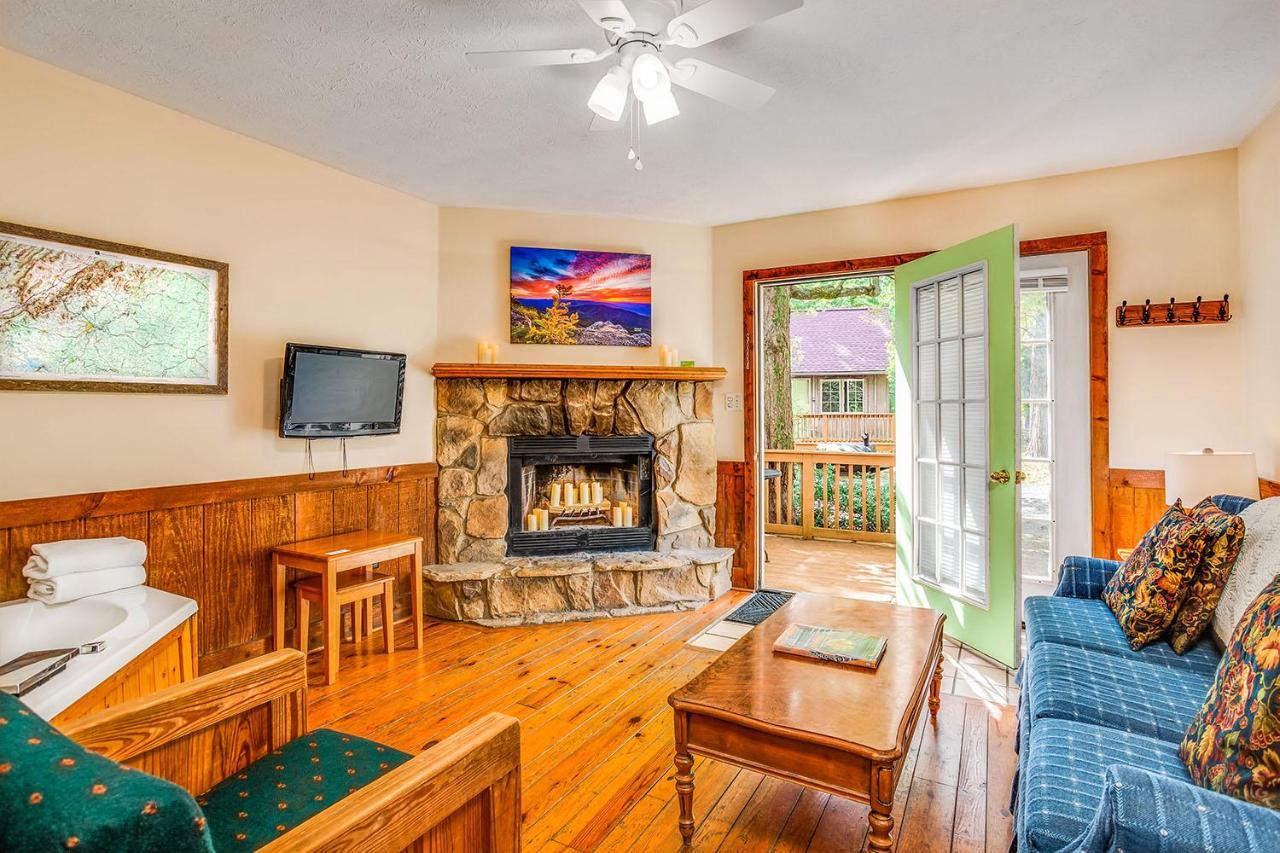 Love Ridge Mountain Lodging Lyndhurst エクステリア 写真