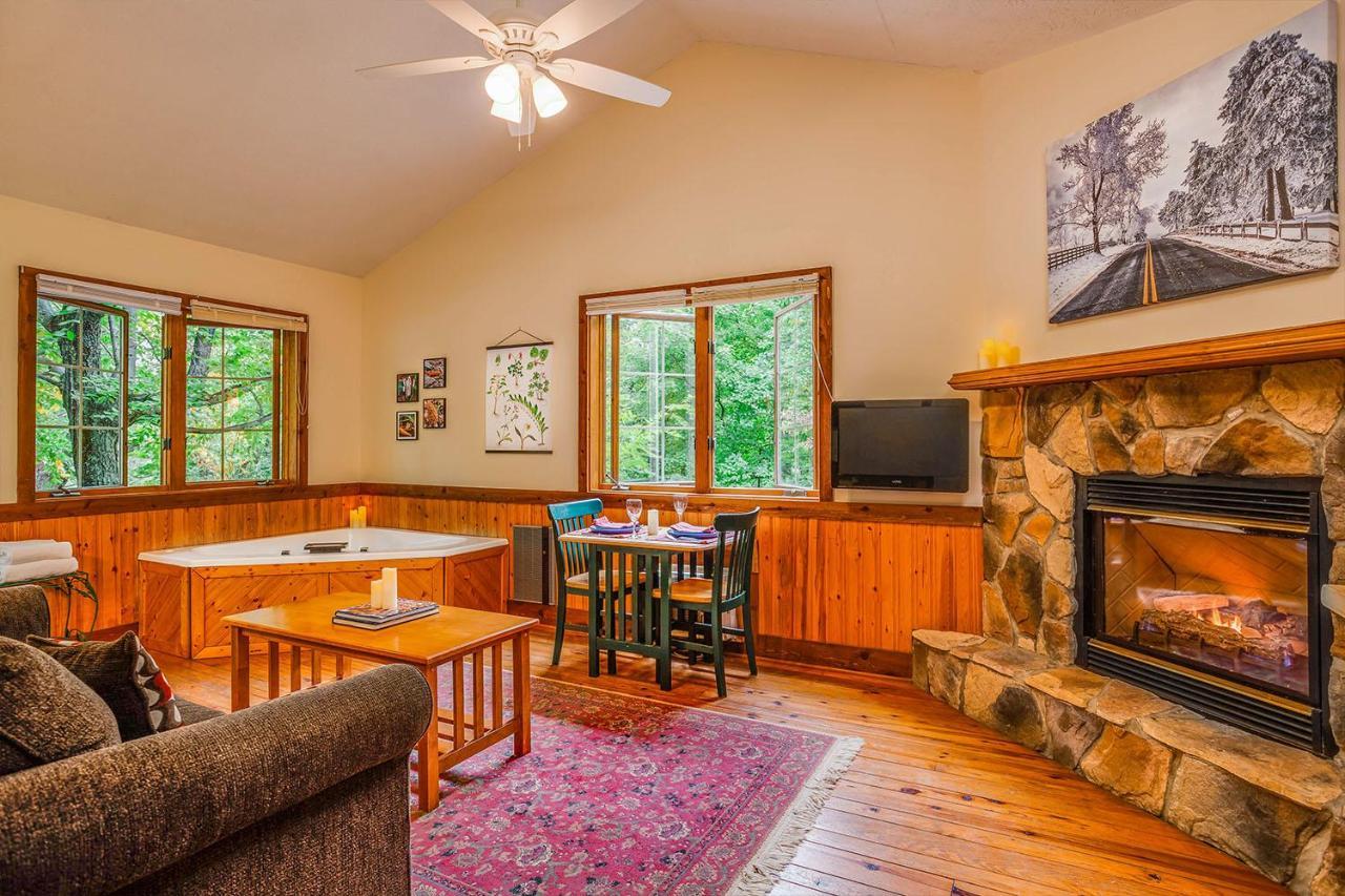 Love Ridge Mountain Lodging Lyndhurst エクステリア 写真