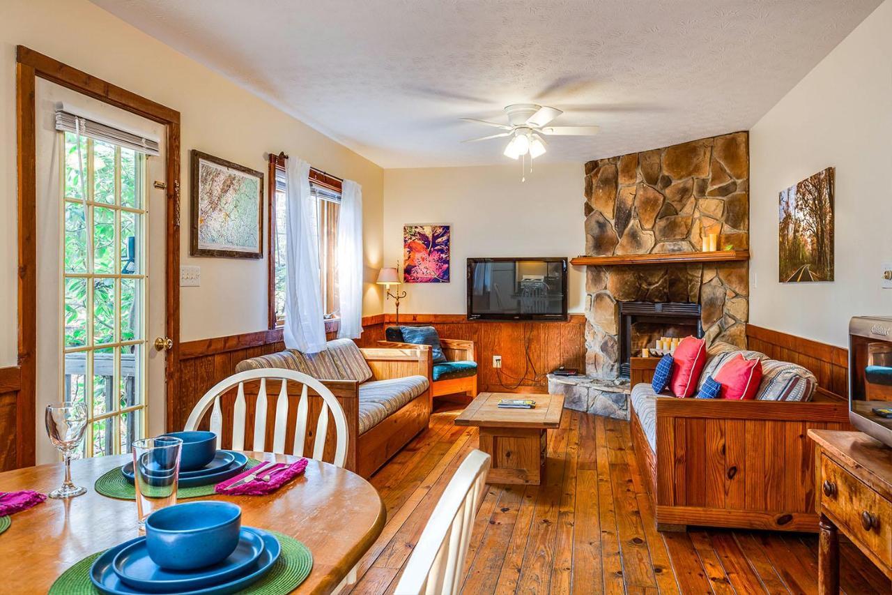 Love Ridge Mountain Lodging Lyndhurst エクステリア 写真