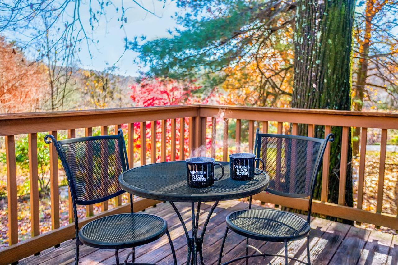 Love Ridge Mountain Lodging Lyndhurst エクステリア 写真