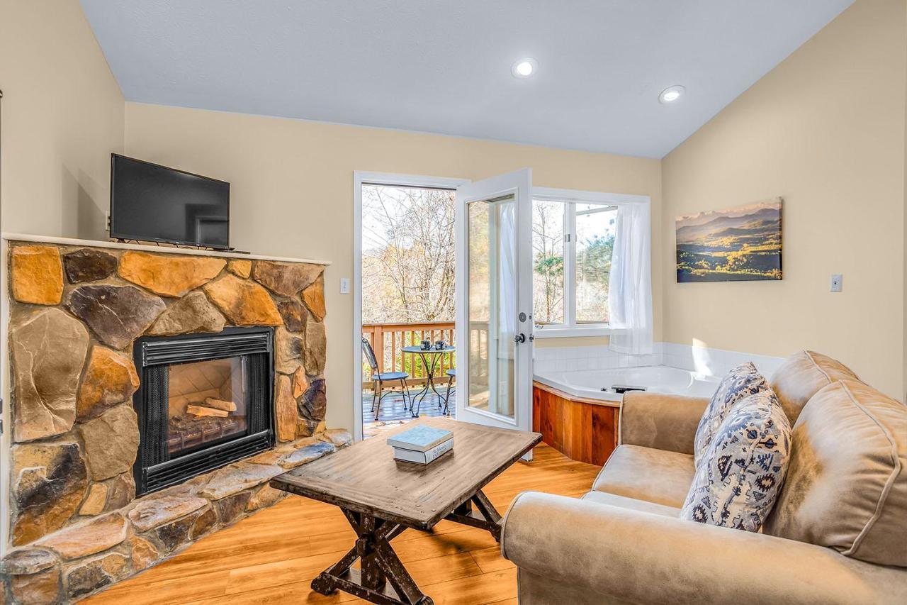 Love Ridge Mountain Lodging Lyndhurst エクステリア 写真