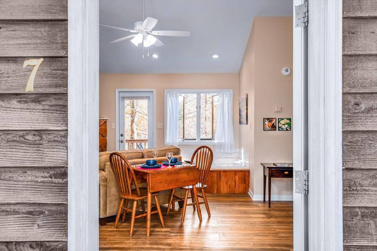Love Ridge Mountain Lodging Lyndhurst エクステリア 写真