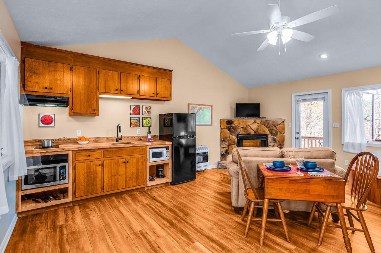 Love Ridge Mountain Lodging Lyndhurst エクステリア 写真