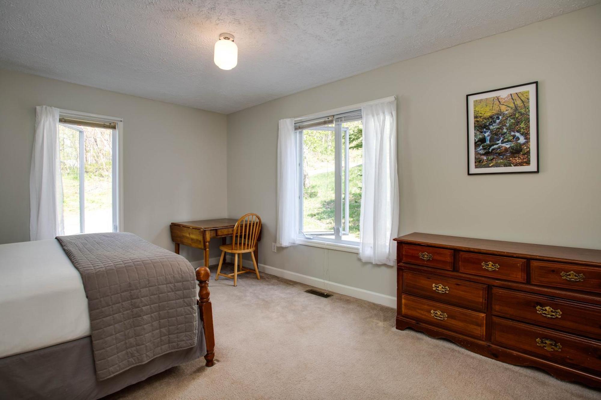 Love Ridge Mountain Lodging Lyndhurst エクステリア 写真