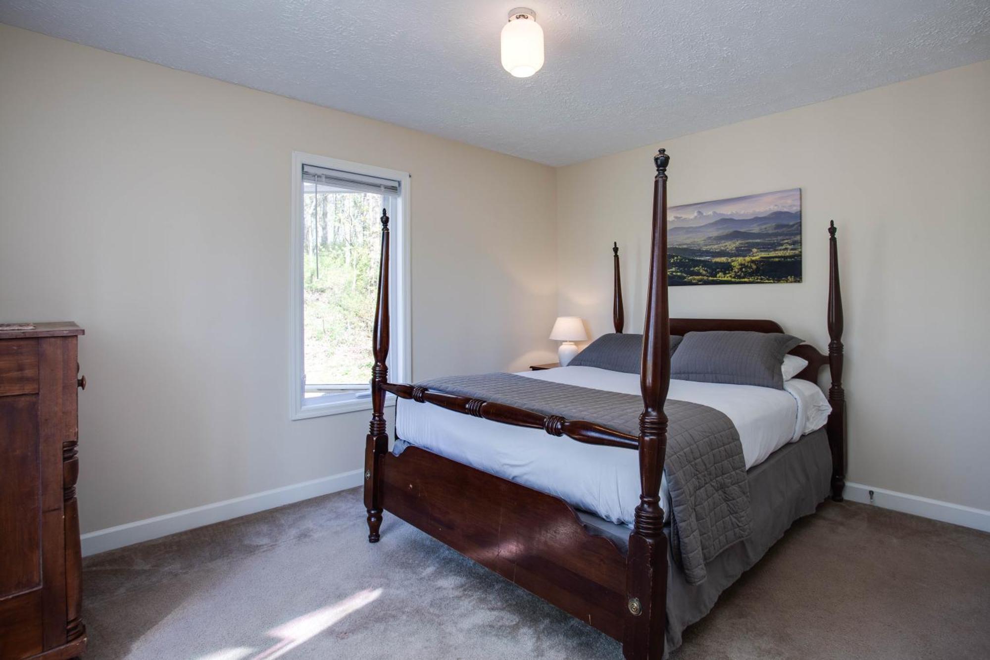 Love Ridge Mountain Lodging Lyndhurst エクステリア 写真