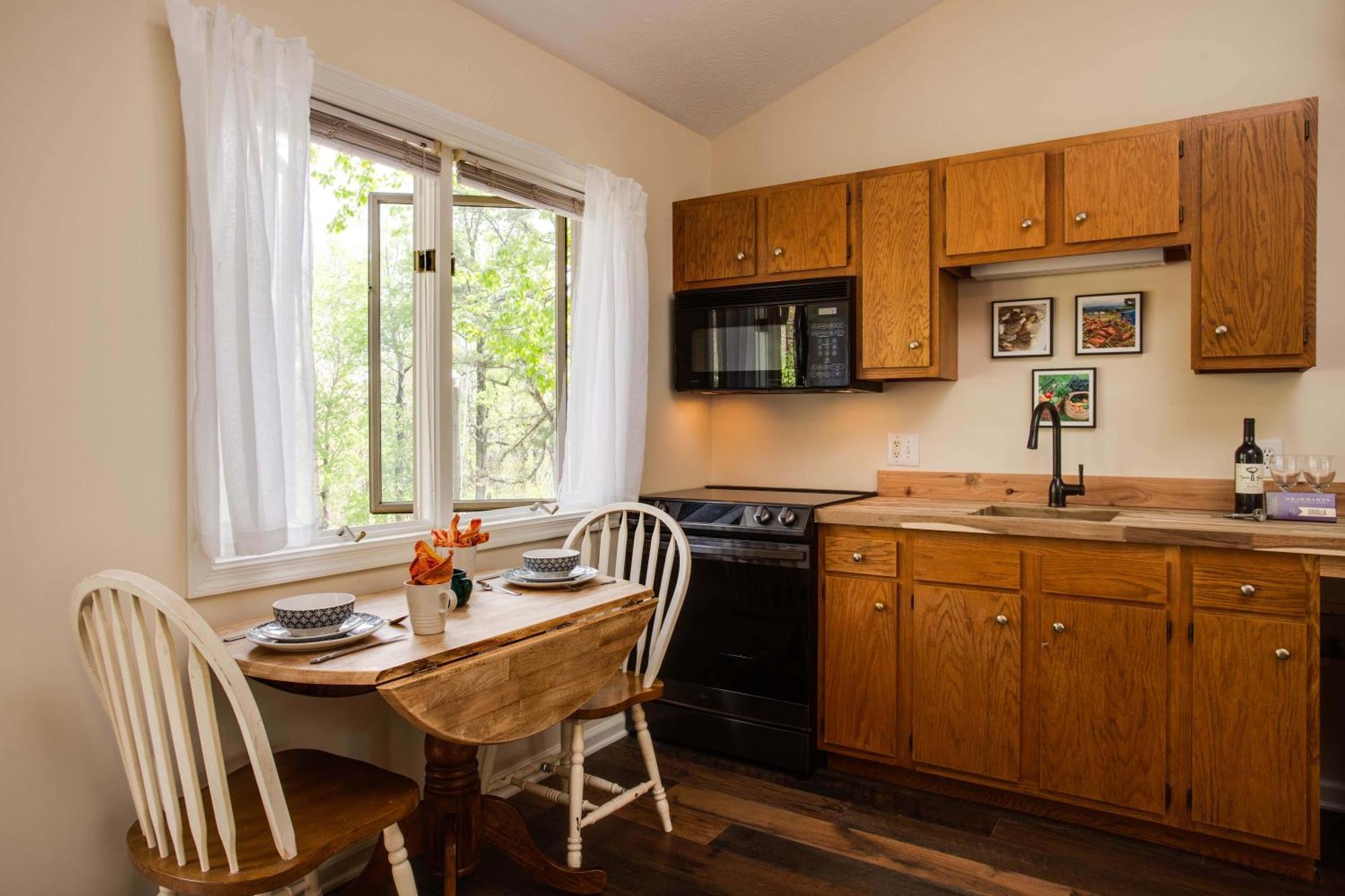 Love Ridge Mountain Lodging Lyndhurst エクステリア 写真