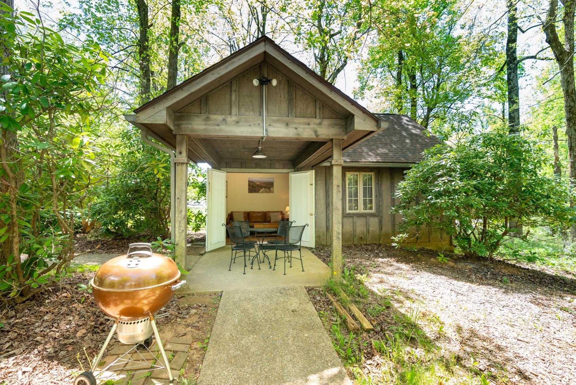 Love Ridge Mountain Lodging Lyndhurst エクステリア 写真